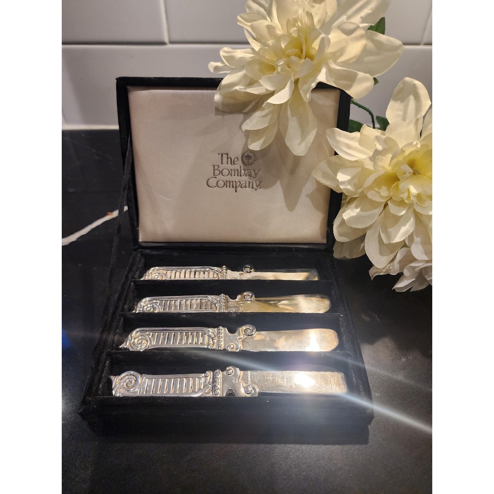 Vintage Bombay Company Silverplate Butter Knives Neoclassical Set of 4 Boxed
